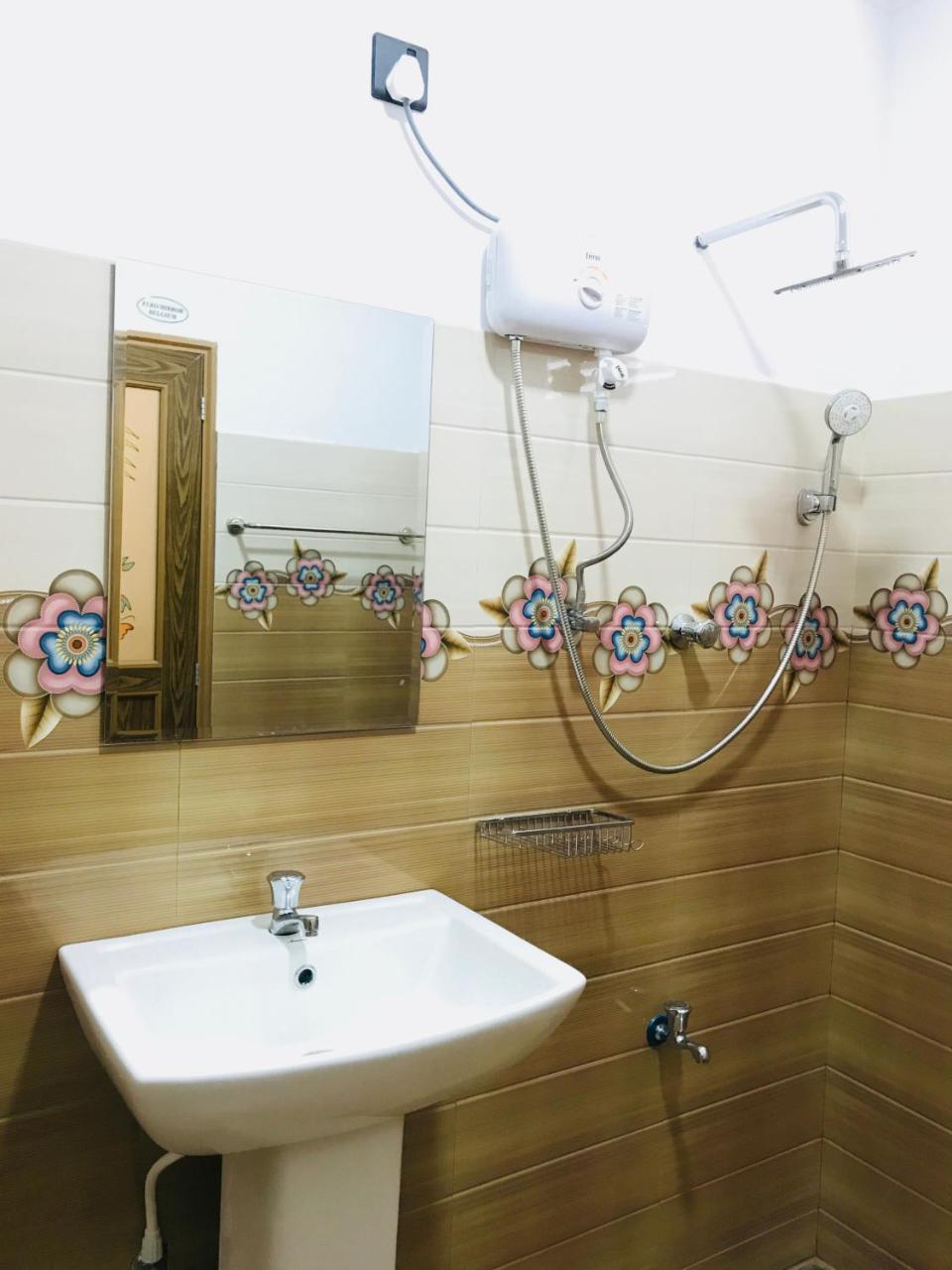 Royal White Tourist Rest Otel Anuradhapura Dış mekan fotoğraf