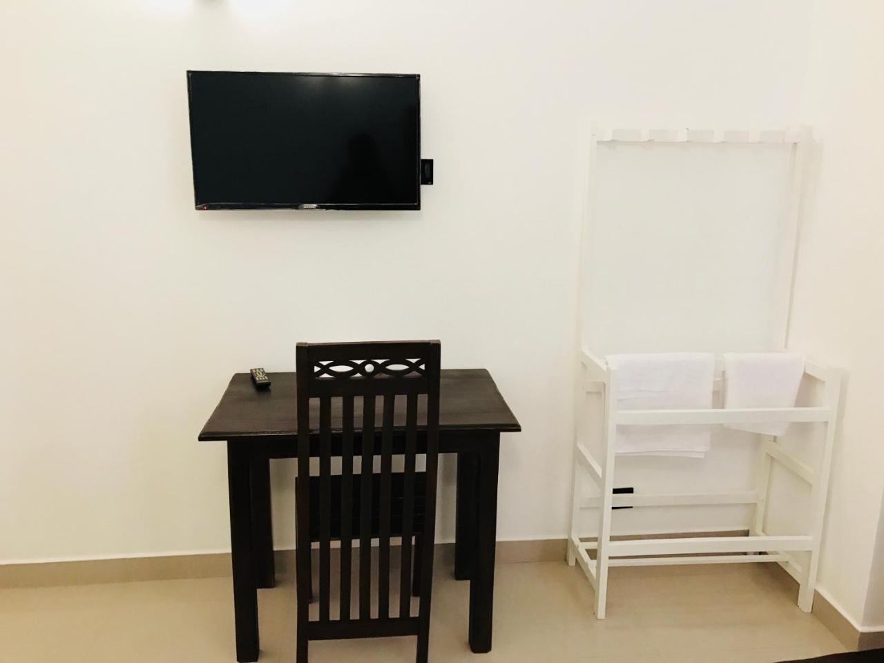 Royal White Tourist Rest Otel Anuradhapura Dış mekan fotoğraf