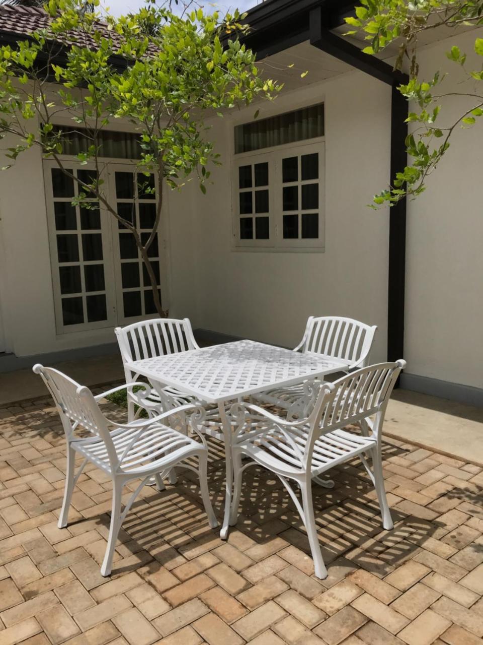 Royal White Tourist Rest Otel Anuradhapura Dış mekan fotoğraf