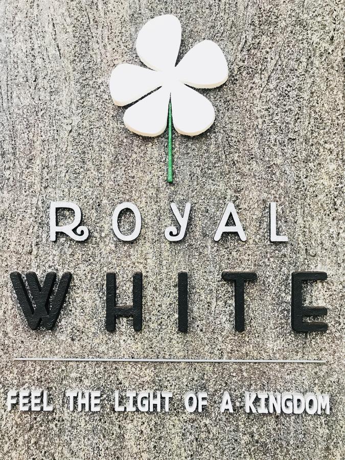 Royal White Tourist Rest Otel Anuradhapura Dış mekan fotoğraf